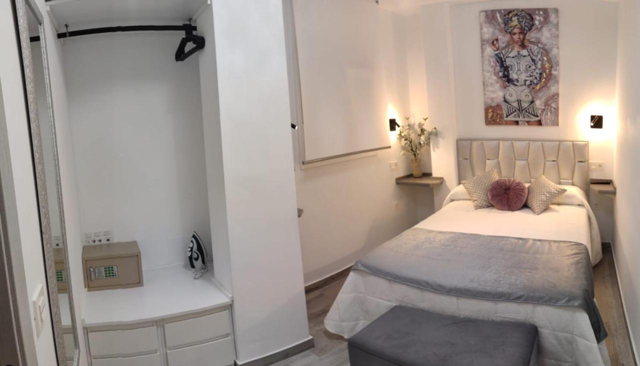Apartamentos Sol Y Luna Conil Conil De La Frontera Zewnętrze zdjęcie