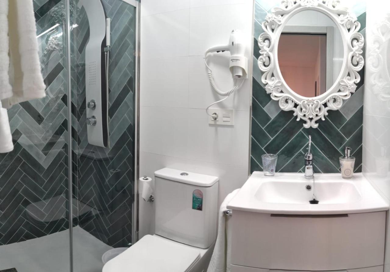 Apartamentos Sol Y Luna Conil Conil De La Frontera Zewnętrze zdjęcie